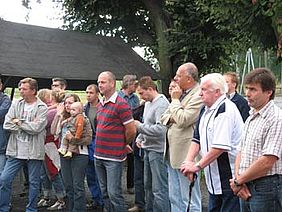 Wiedereröffnung der sanierten Turnhalle Ruppersdorf, Architekt Rieger und Bürgermeister Willem Riecke würdigen die Leistung und wünschen den Nutzern der neu erstandenen Halle alles Gute Wiedereröffnung der sanierten Turnhalle Ruppersdorf, Architekt Rieger und Bürgermeister Willem Riecke würdigen die Leistung und wünschen den Nutzern der neu erstandenen Halle alles Gute
